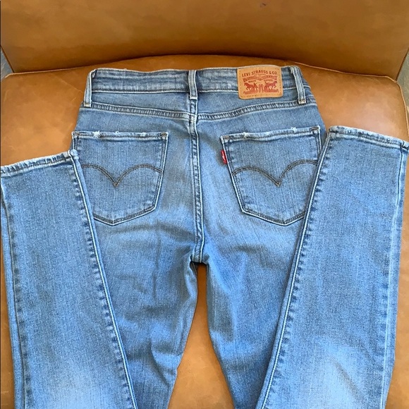 levis 821
